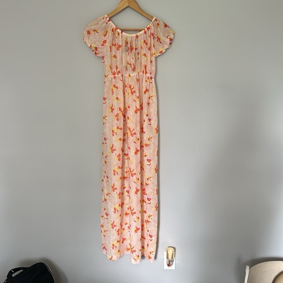 VINTAGE GOWN WITH ORIGINAL TAG ATTACHED - Picture 5 of 6